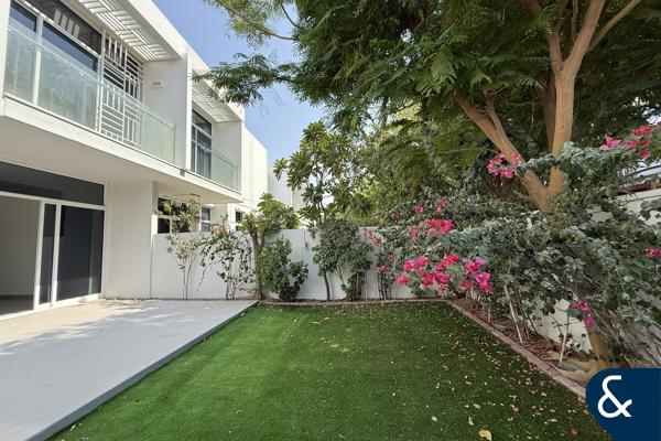 Upgraded | 3 beds + Maids | Modern Interior