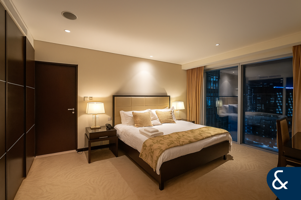 Luxury Living | One Bedroom | Marina View