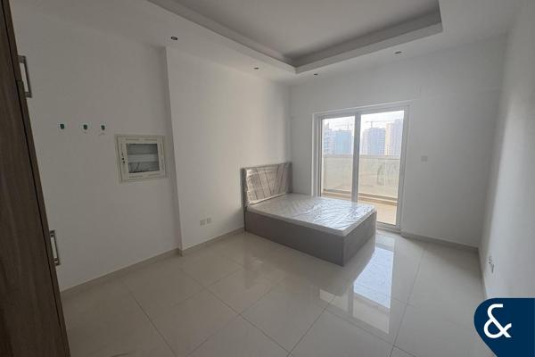 Vacant | Open View | Spacious Layout