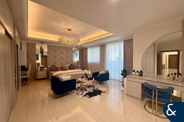 CORNER PLOT | UPGRADED | 5 EN-SUITE BEDROOMS
