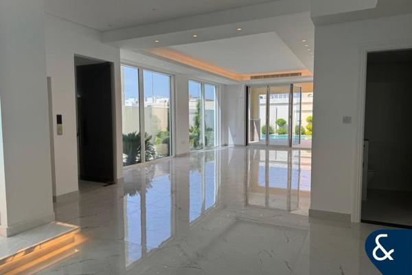 4 Bedrooms | Elevator | Fully Upgraded