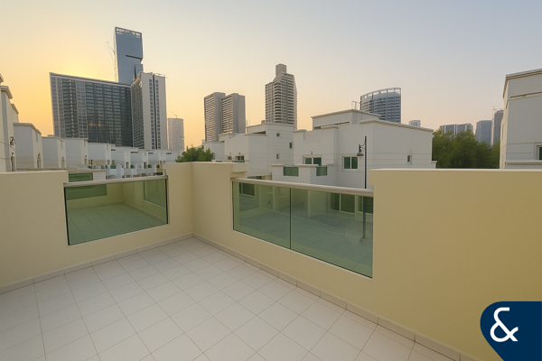 Circle Villas | Huge Layout | Vacant Now
