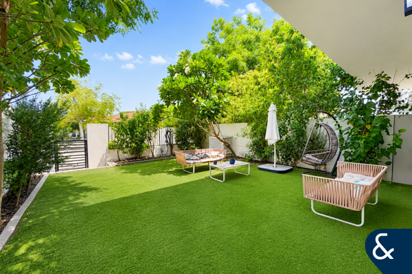 Single Row | Vacant Soon | Pool & Park View