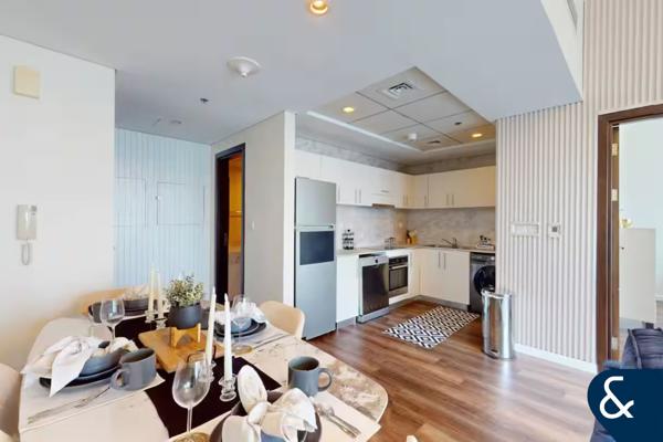856 Sqft | Panoramic Marina View | Vacant