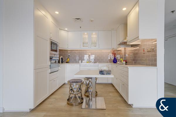 Fully Renovated | 2 Bed | Vacant On Transfer