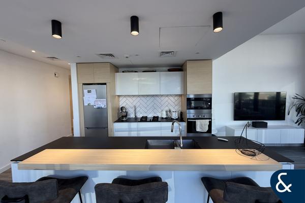 Large 2 Beds | Modern interior | Corner Unit