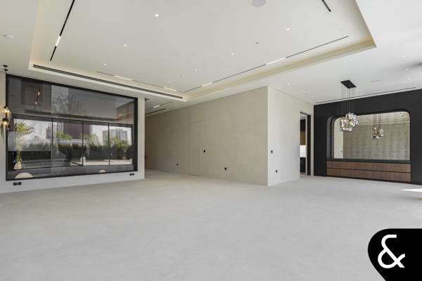 One Of A Kind Custom Build Villa With Basement