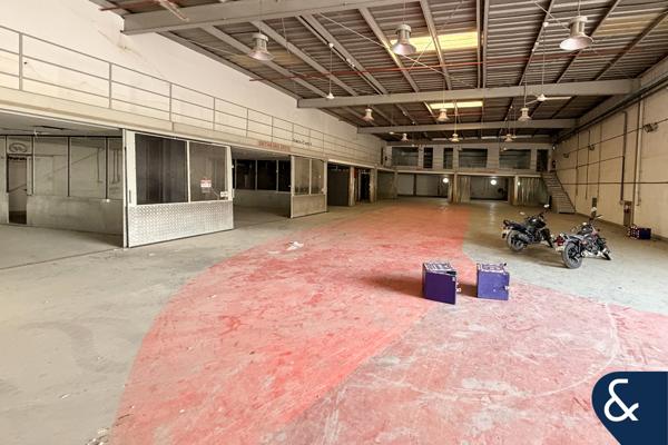 Road Facing | Fully Fitted Garage | Vacant