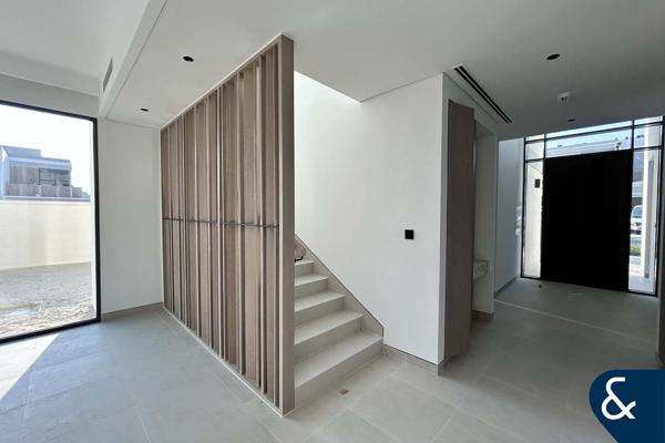 Stunning Villa | 5 Bedroom | Vacant Now