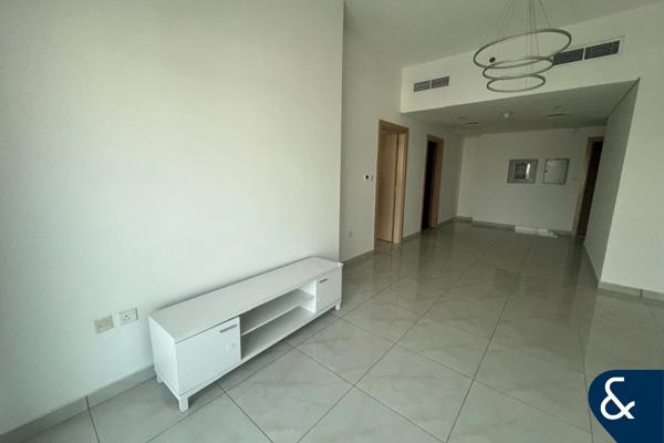 1 Bed | Unfurnished | Vacant | Large Layout