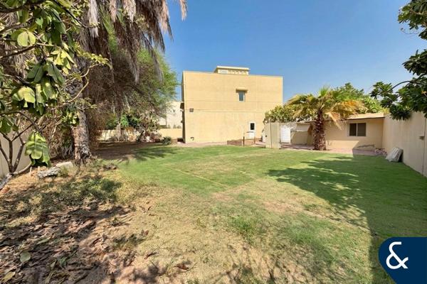 Amazing Plot | 4 Bed | Vacant | Reno Project
