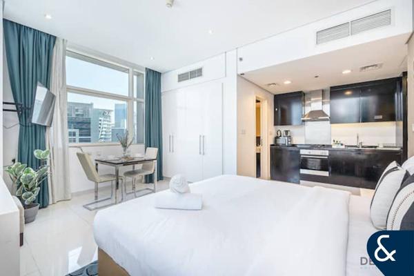 Exclusive Studio | High Floor | Canal Views