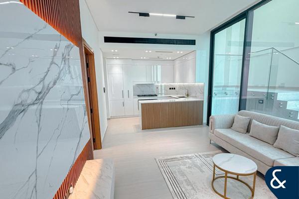 Private Pool |Modern | Luxurious | Furnished