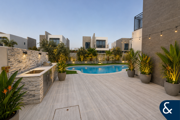 Vacant now | Large plot | Premium Villa