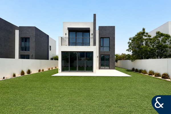 Vacant now | Large plot | Premium Villa