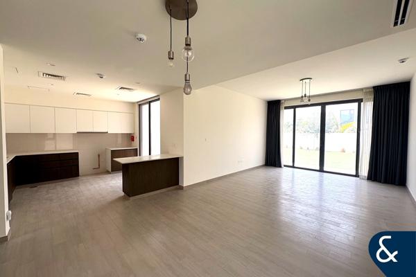 Vacant now | Large plot | Premium Villa