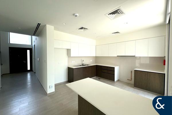 Vacant now | Large plot | Premium Villa