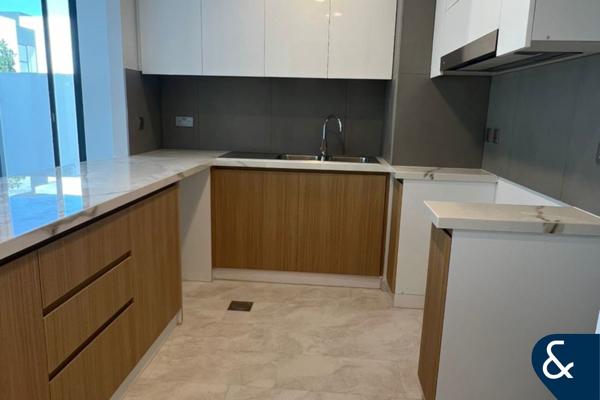 4 Bedroom | Notice Served | Available Dec 26