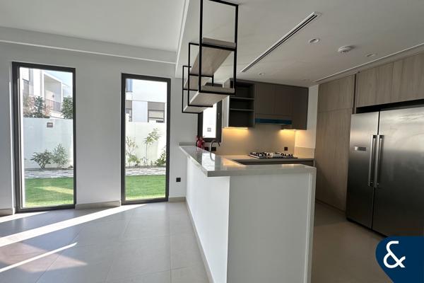 KITCHEN APPLIANCES | LANDSCAPED | VACANT