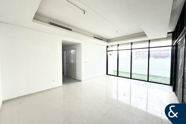 3 Bed Townhouse | Vacant | Corner Plot