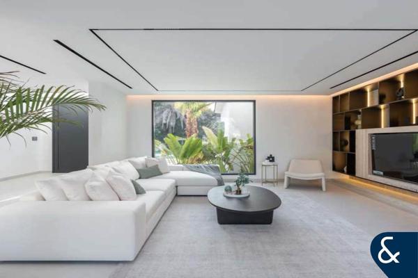 Luxury Lake Views | Bespoke Italian Finishes