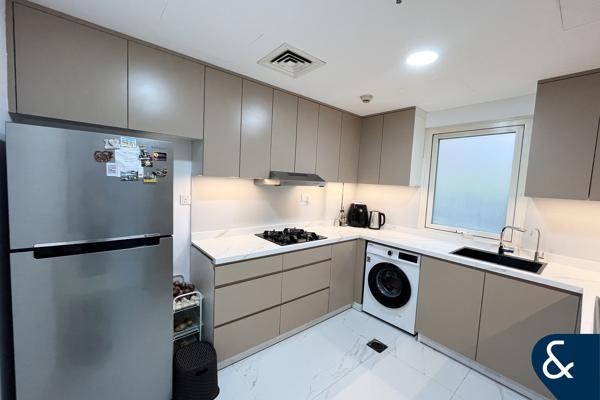 2 Beds | Park view | Upgraded | Huge Layout