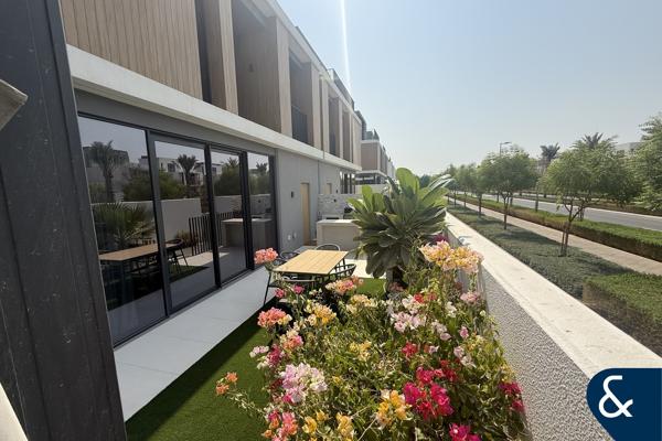 June-Great Location -Resident Agent