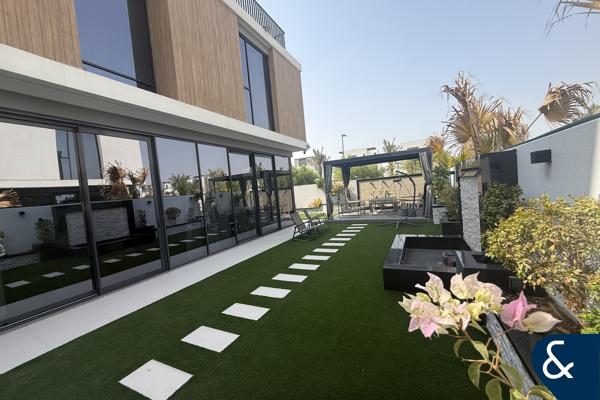June-Great Location -Resident Agent