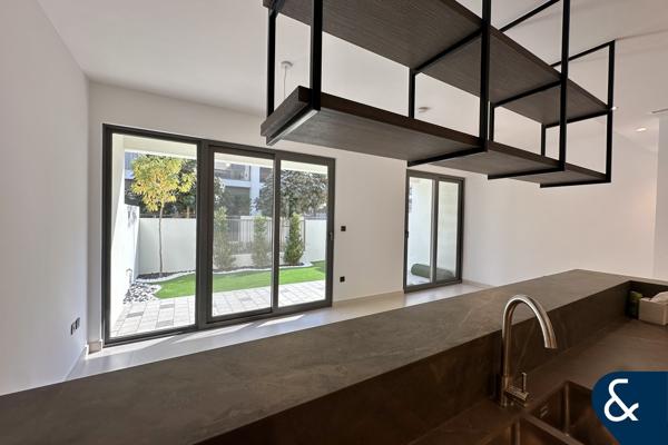 LANDSCAPED | KITCHEN APPLIANCES | VACANT