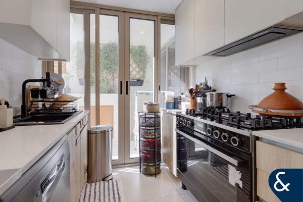 4-Bed Townhouse | Private Pool | Upgraded