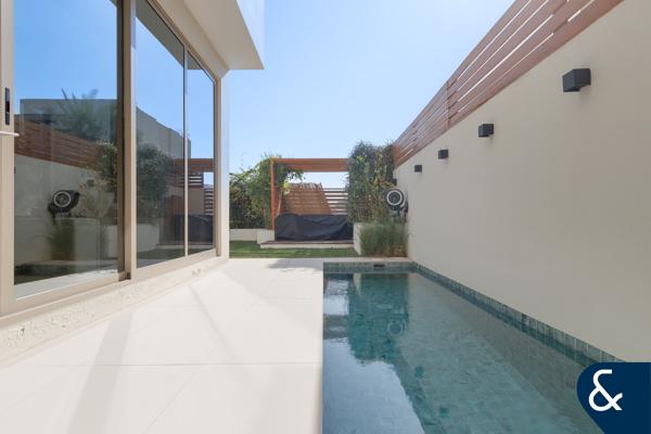 4-Bed Townhouse | Private Pool | Upgraded