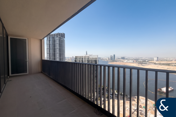 Vacant | Direct Sea View | Spacious 2-Bedroom