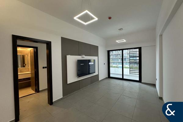 RENTED | 1 BED AND STUDY | BATHROOMS UPGRADED
