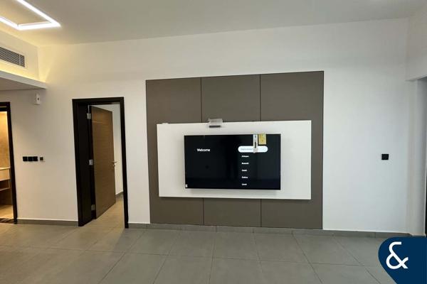 RENTED | 1 BED AND STUDY | BATHROOMS UPGRADED