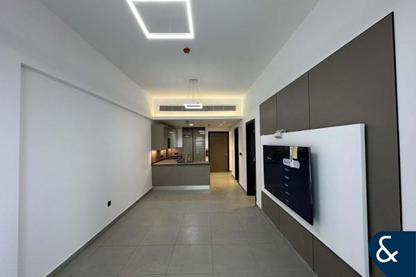 RENTED | 1 BED AND STUDY | BATHROOMS UPGRADED