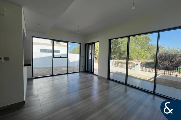 Large Plot | Corner | 4 bed + Maid room