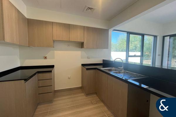 Large Plot | Corner | 4 bed + Maid room