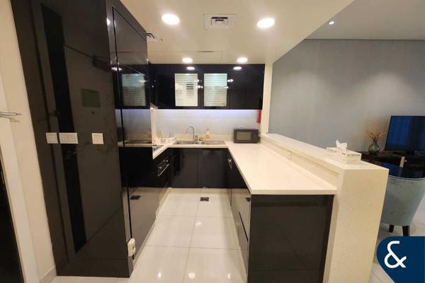 Canal View | Natural Light | One Bedroom
