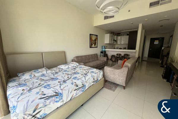 Pool & Golf View| Corner Apartment | VOT