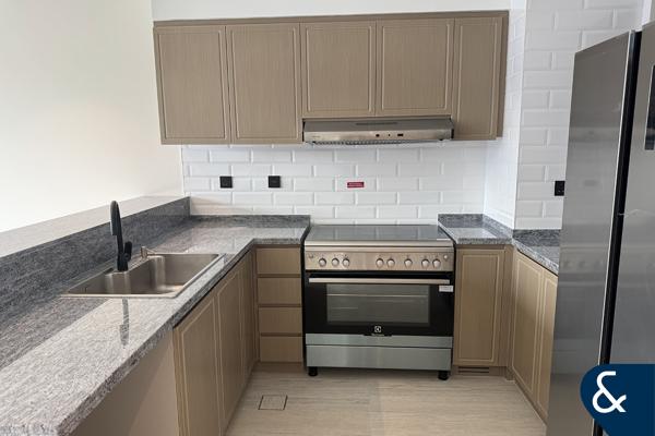 Brand New I Fitted Kitchen I Unfurnished