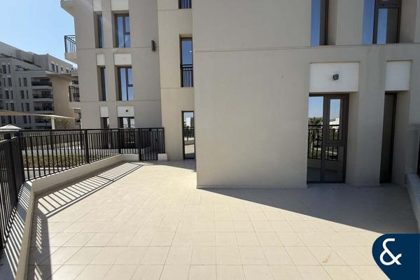 Pool Access | Large Terrace | Vacant