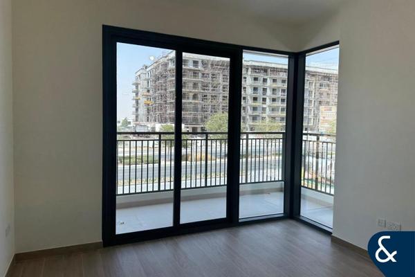 Corner 2 Bedroom | Modern | Available Now