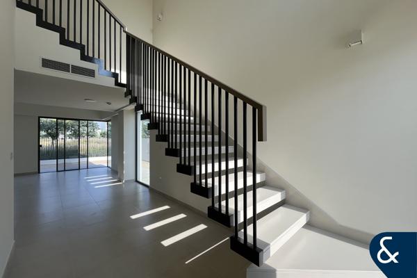 Single Row | Fantastic Location | Modern