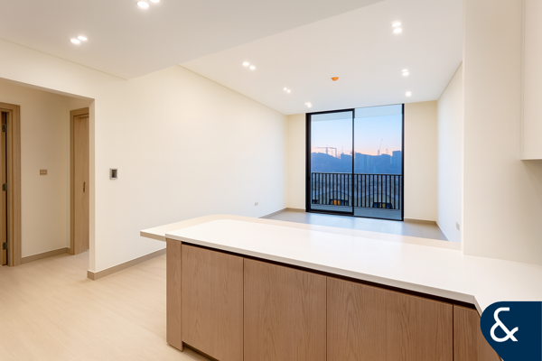 1 bedroom 2 bath | Brand New | Great View