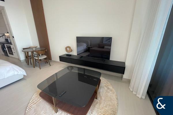 Prime Location | Vacant | Luxury Living