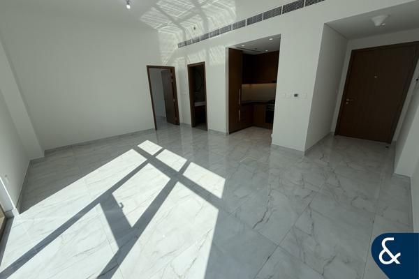 One Bedroom | Corner Unit | Flexible Cheques