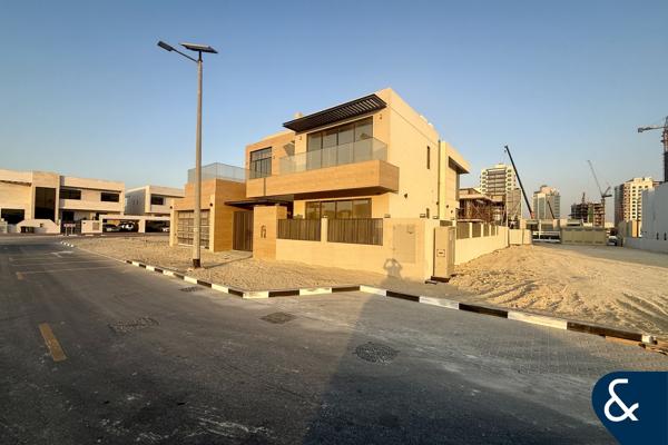 5 Bed Villa | Pool | Customizable Kitchen