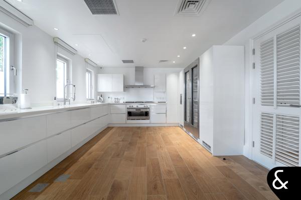 Exclusive Listing - Earth Course View - Immaculate - Image 11