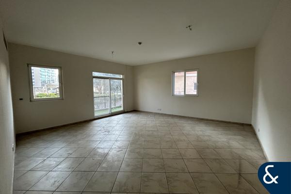Three Bedroom I Vacant Now I 2412 Sqft