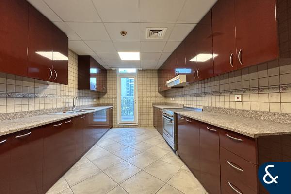 Three Bedroom I Vacant Now I 2412 Sqft